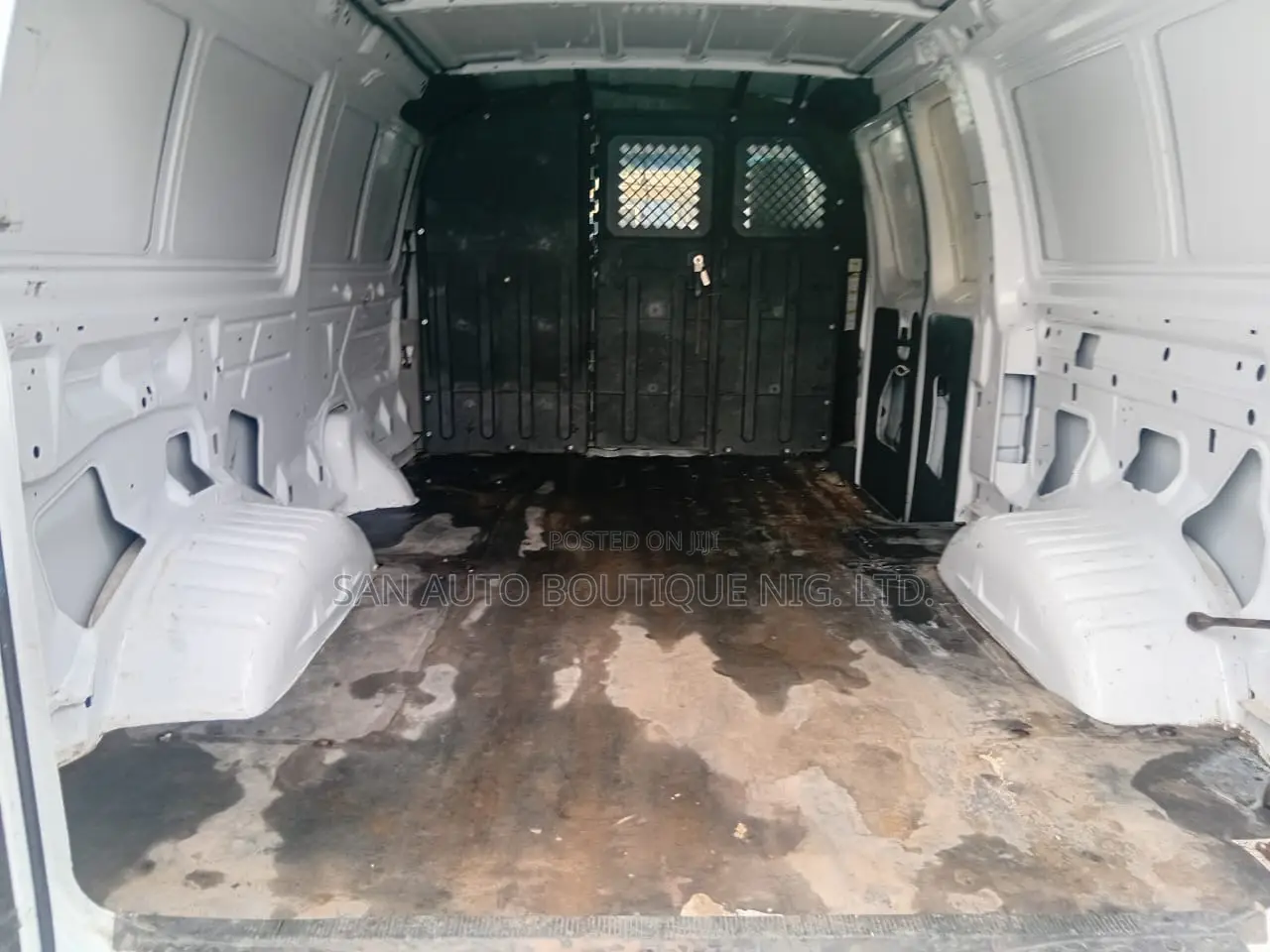 Ford Econoline 2012 White