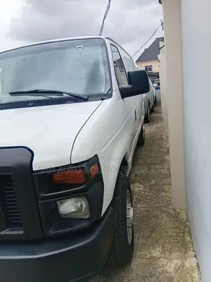 Ford Econoline 2012 White