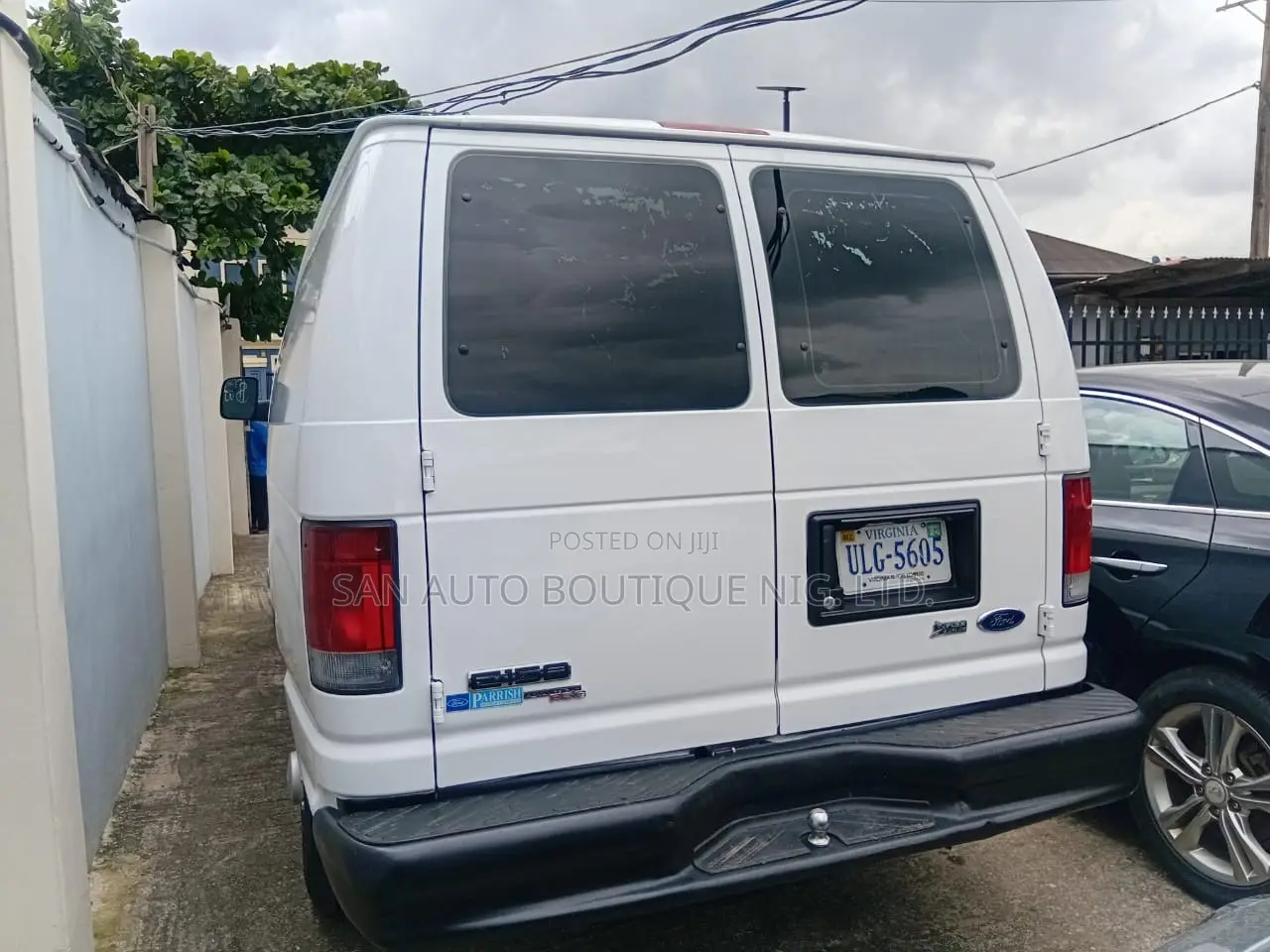 Ford Econoline 2012 White