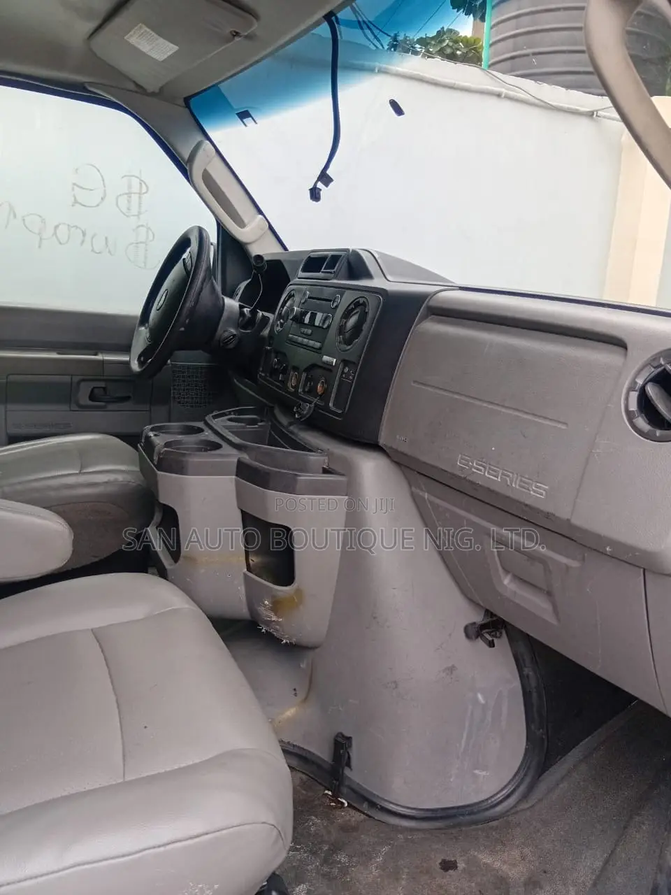 Ford Econoline 2012 White