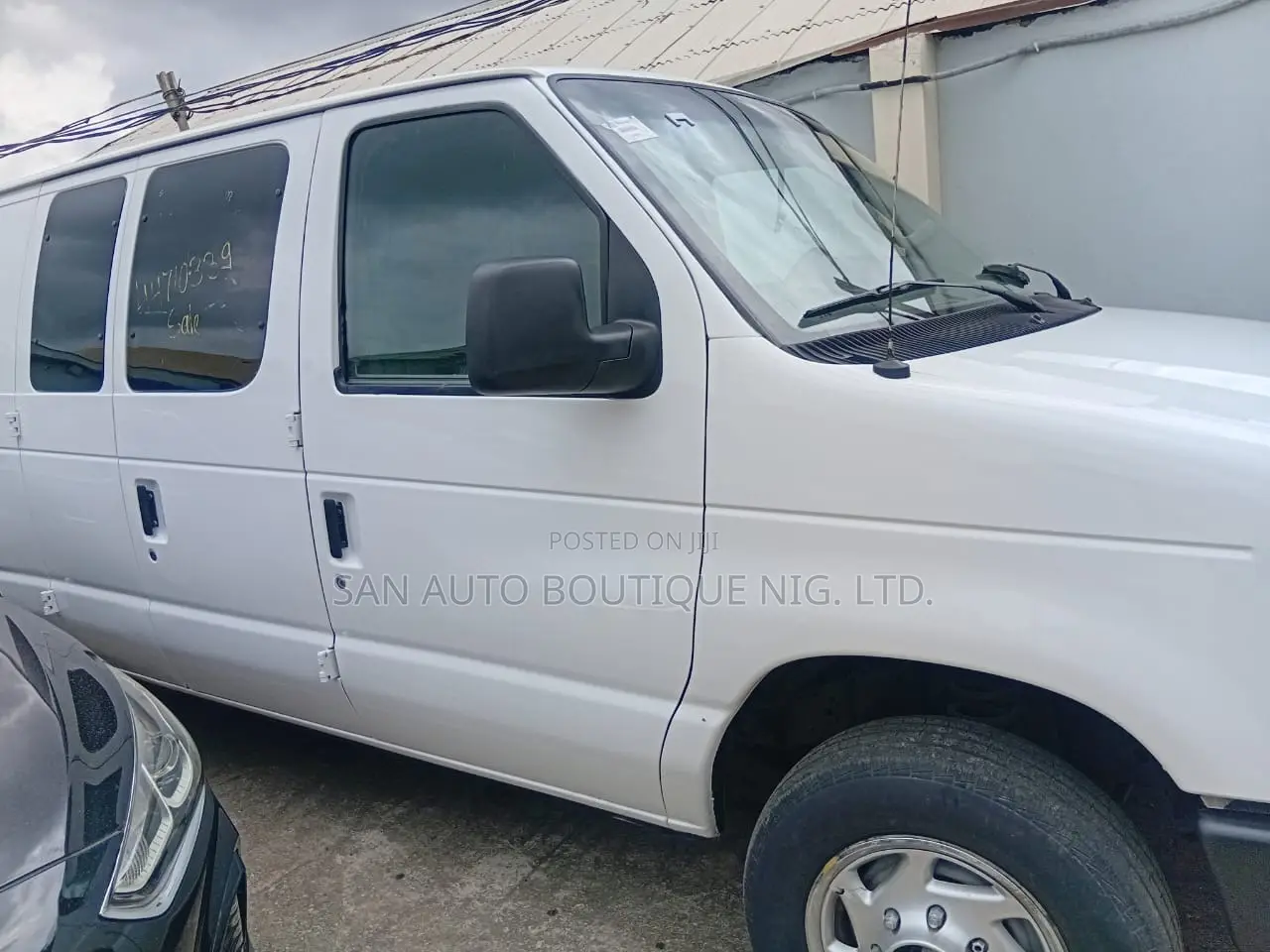 Ford Econoline 2012 White