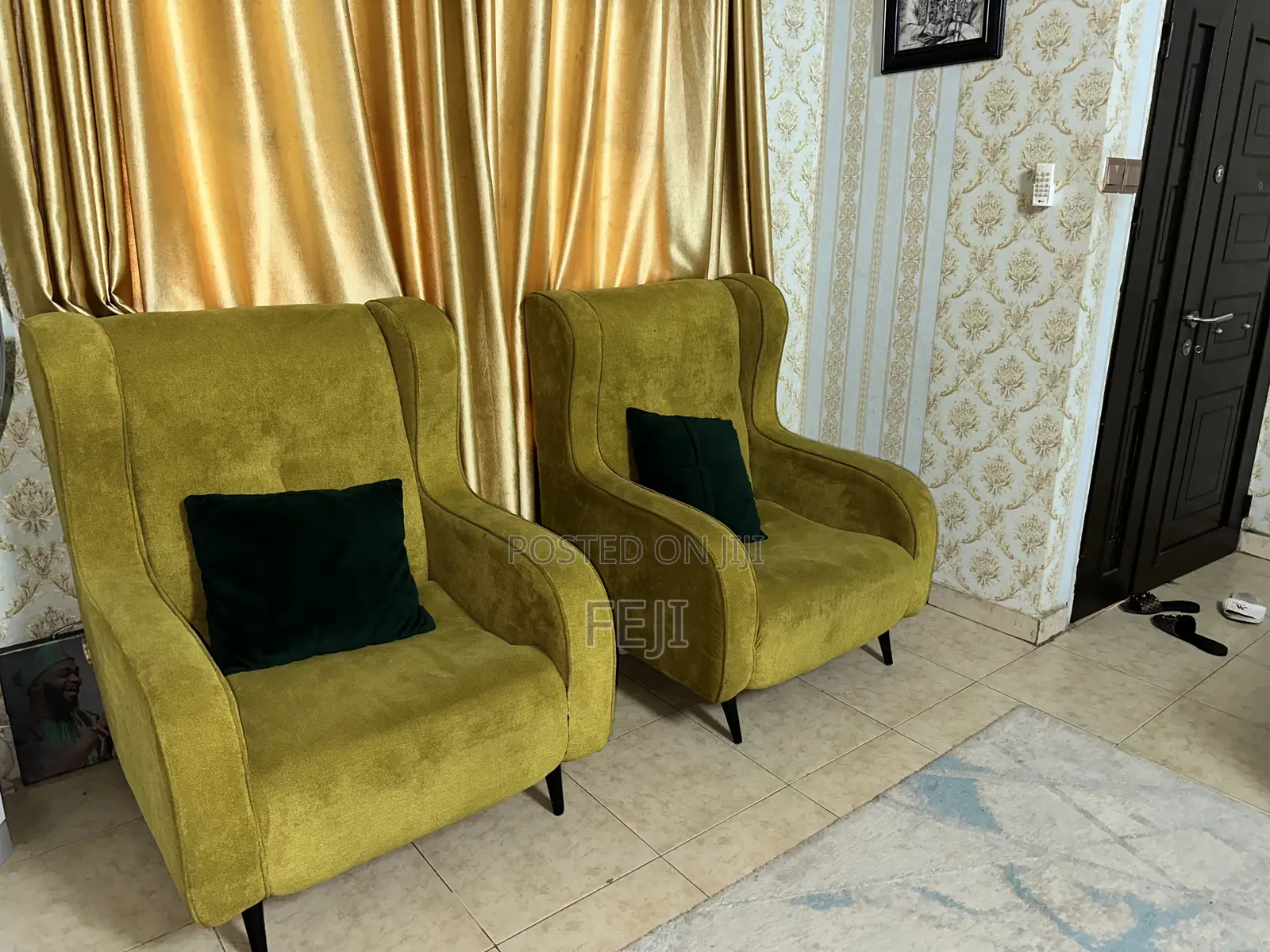 L Shaped Chair Set and Table