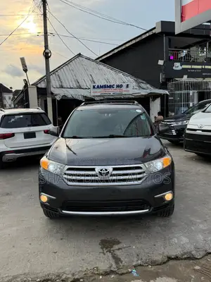 Toyota Highlander SE 2011 Gray