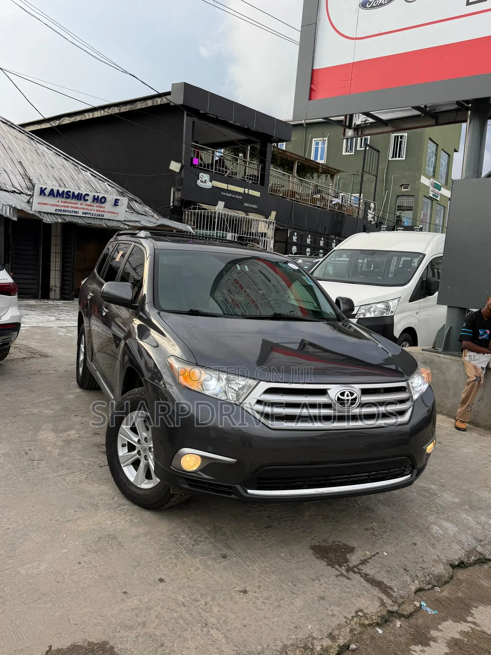Toyota Highlander SE 2011 Gray