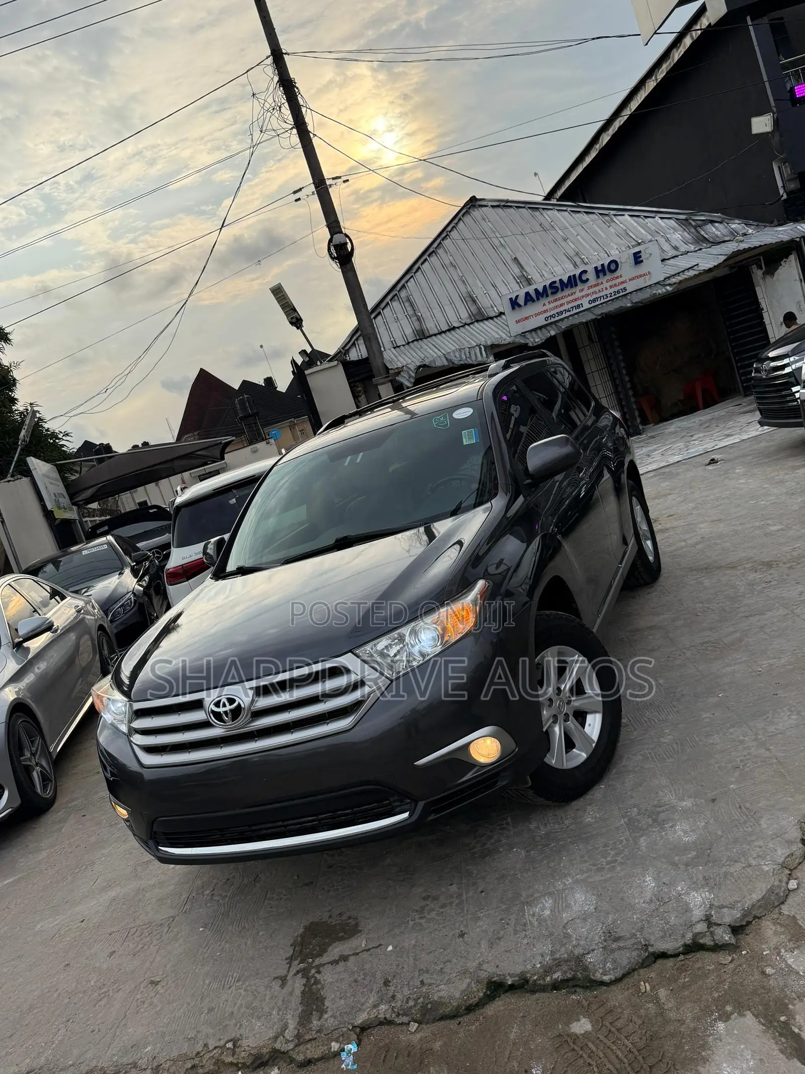 Toyota Highlander SE 2011 Gray