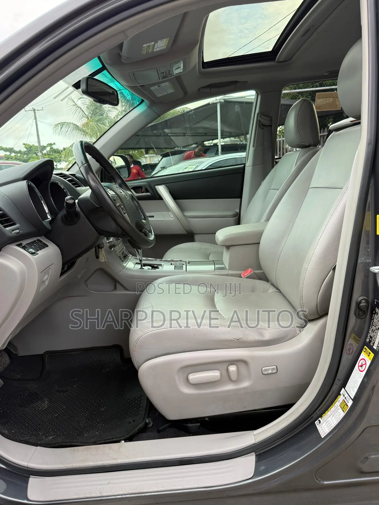 Toyota Highlander SE 2011 Gray