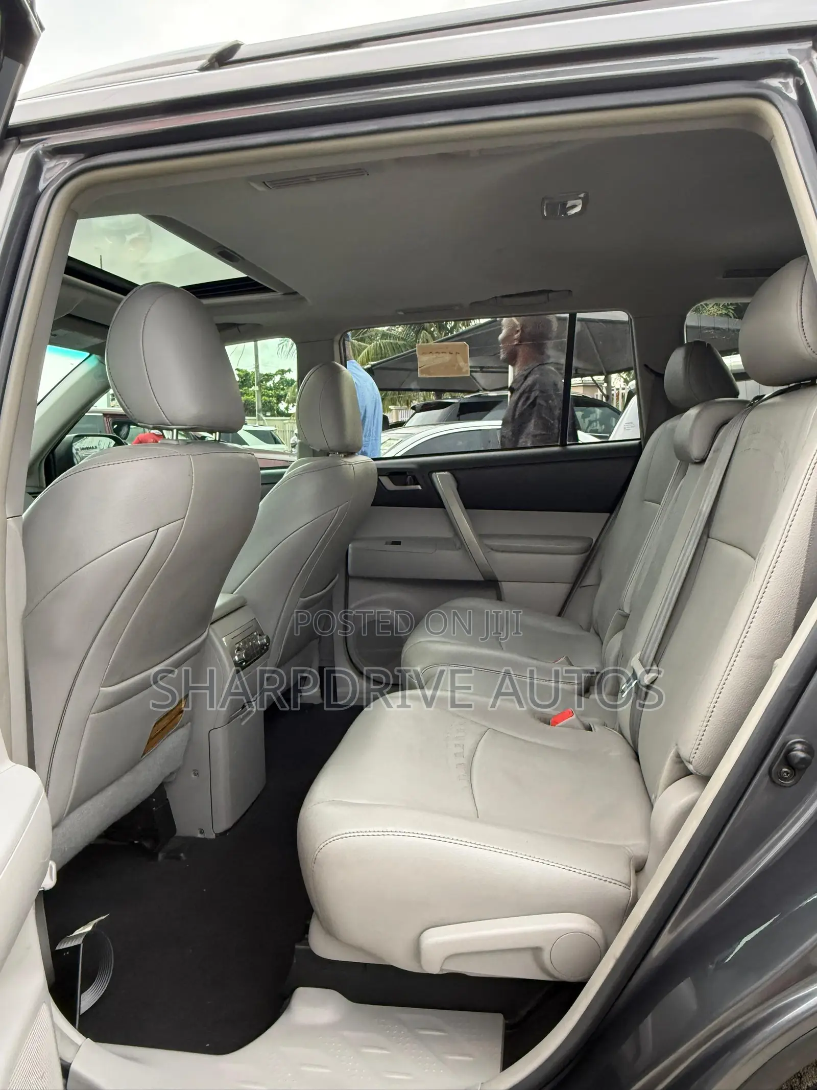 Toyota Highlander SE 2011 Gray