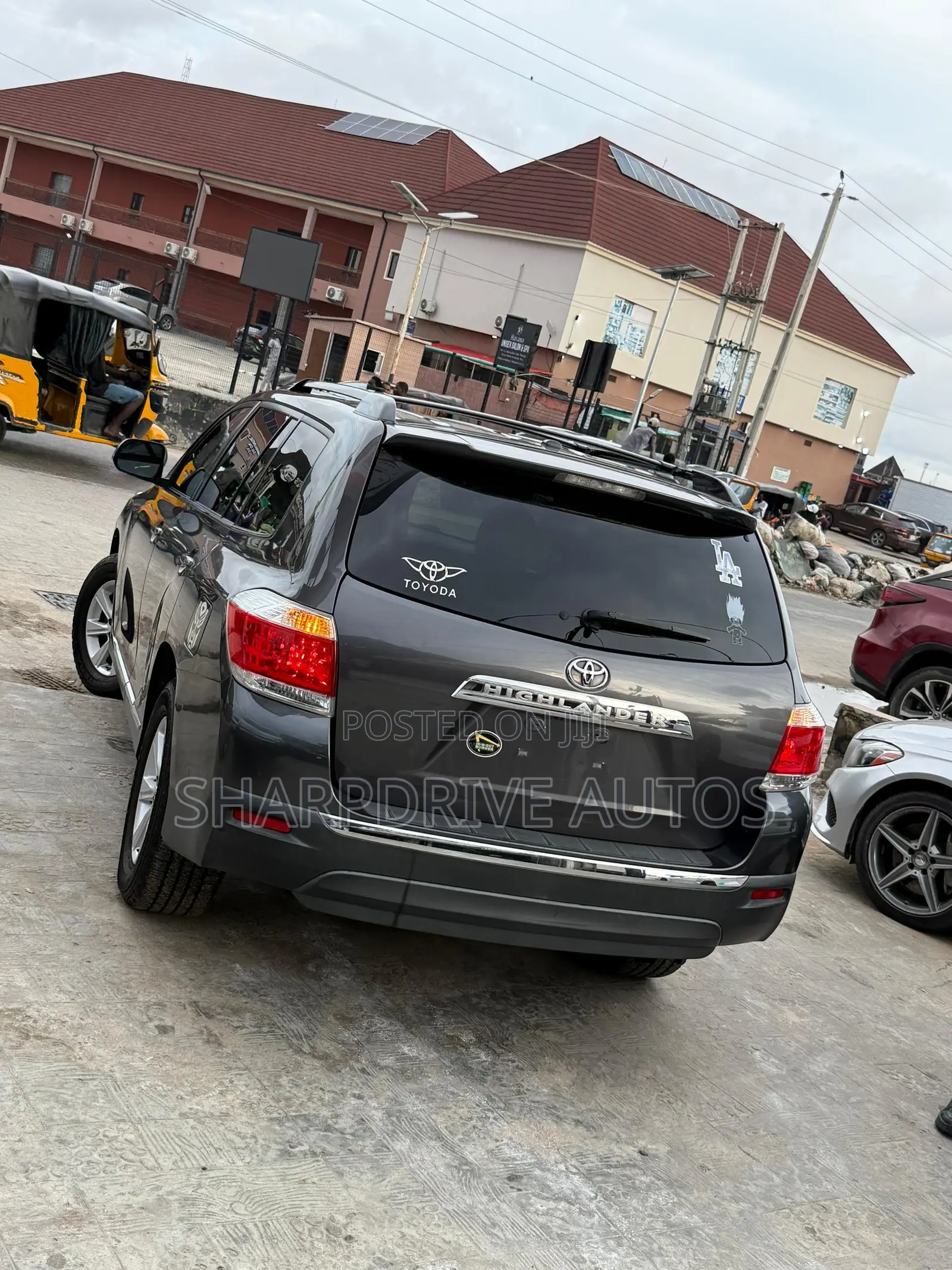 Toyota Highlander SE 2011 Gray
