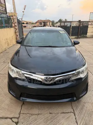 Toyota Camry LE 4dr Sedan (2.5L 4cyl 6A) 2013 Gray