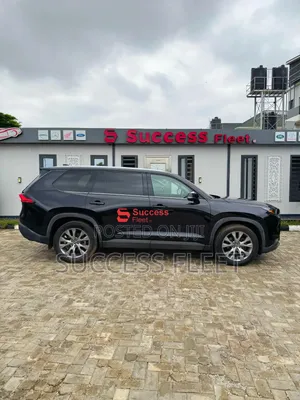 Toyota Highlander 2024 Black