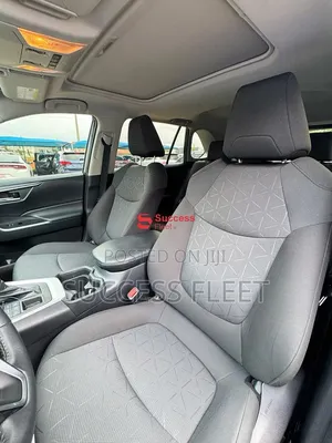 Toyota RAV4 2021 Blue