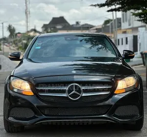 Mercedes-Benz C300 2016 Black