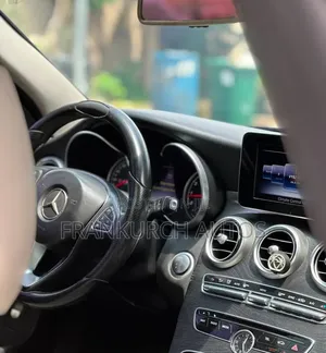 Mercedes-Benz C300 2016 Black