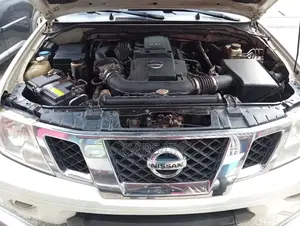Nissan Frontier 2012 White