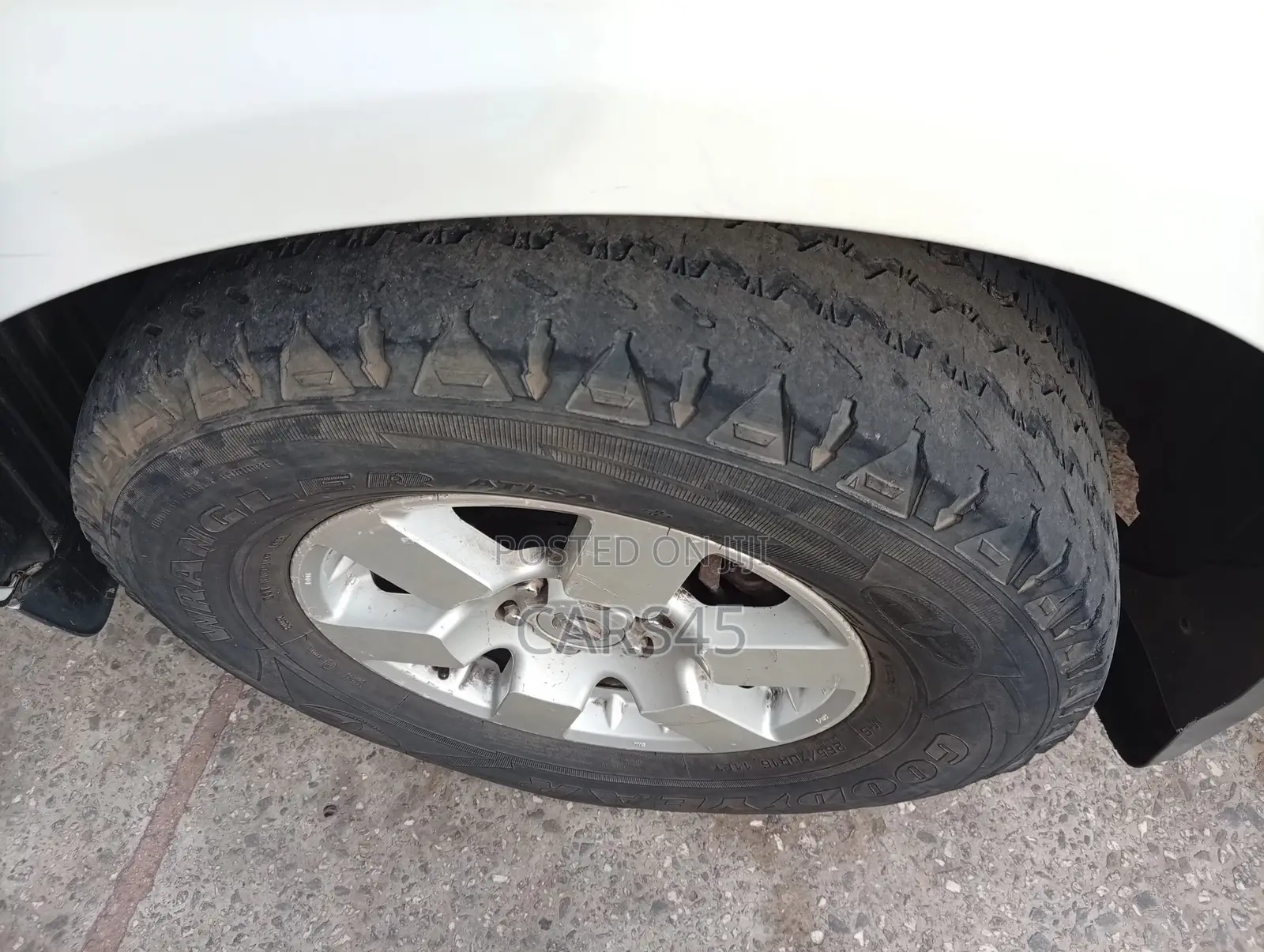 Nissan Frontier 2012 White
