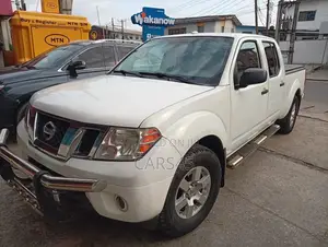 Nissan Frontier 2012 White