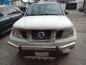 Nissan Frontier 2012 White
