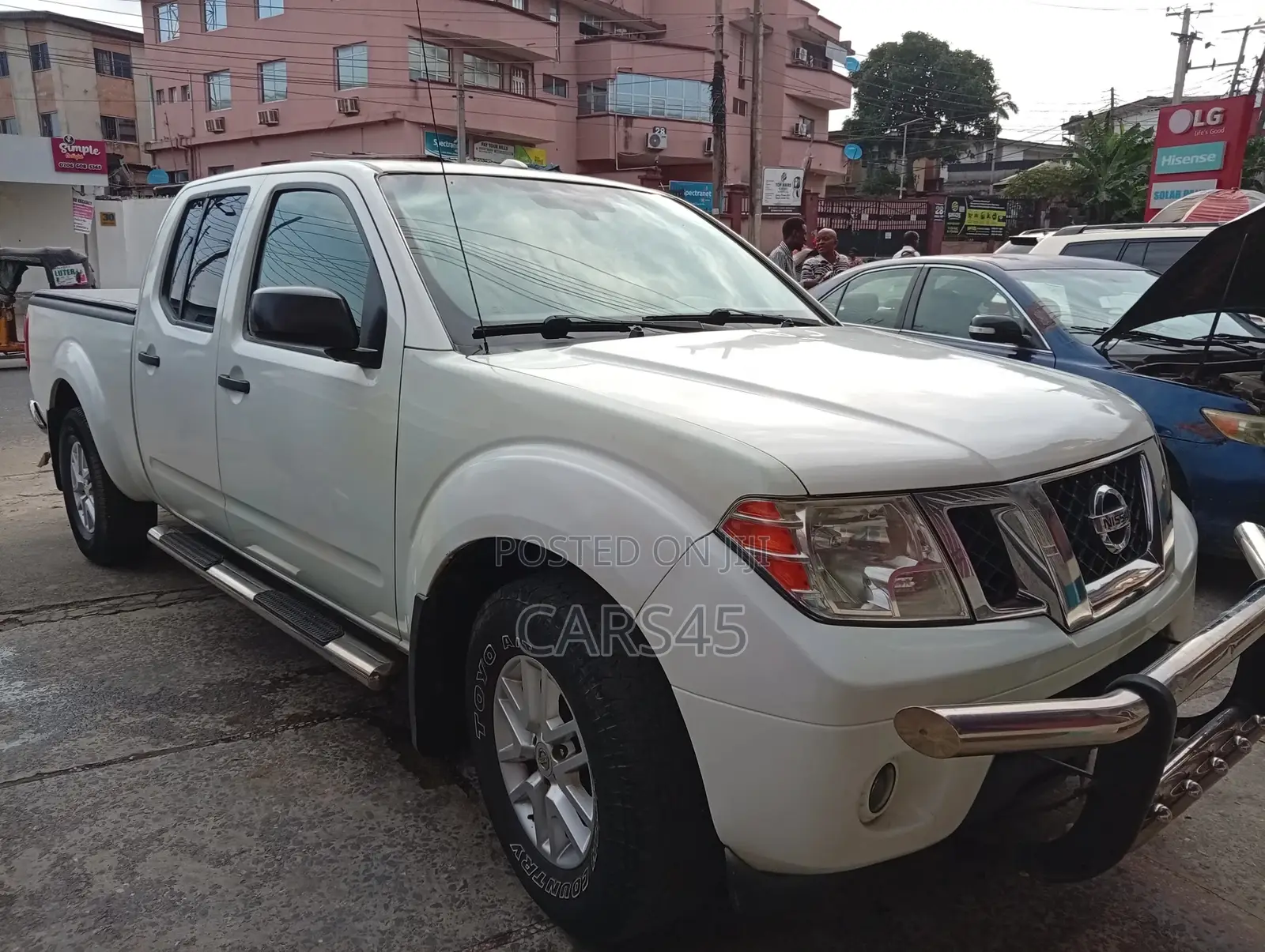 Nissan Frontier 2012 White