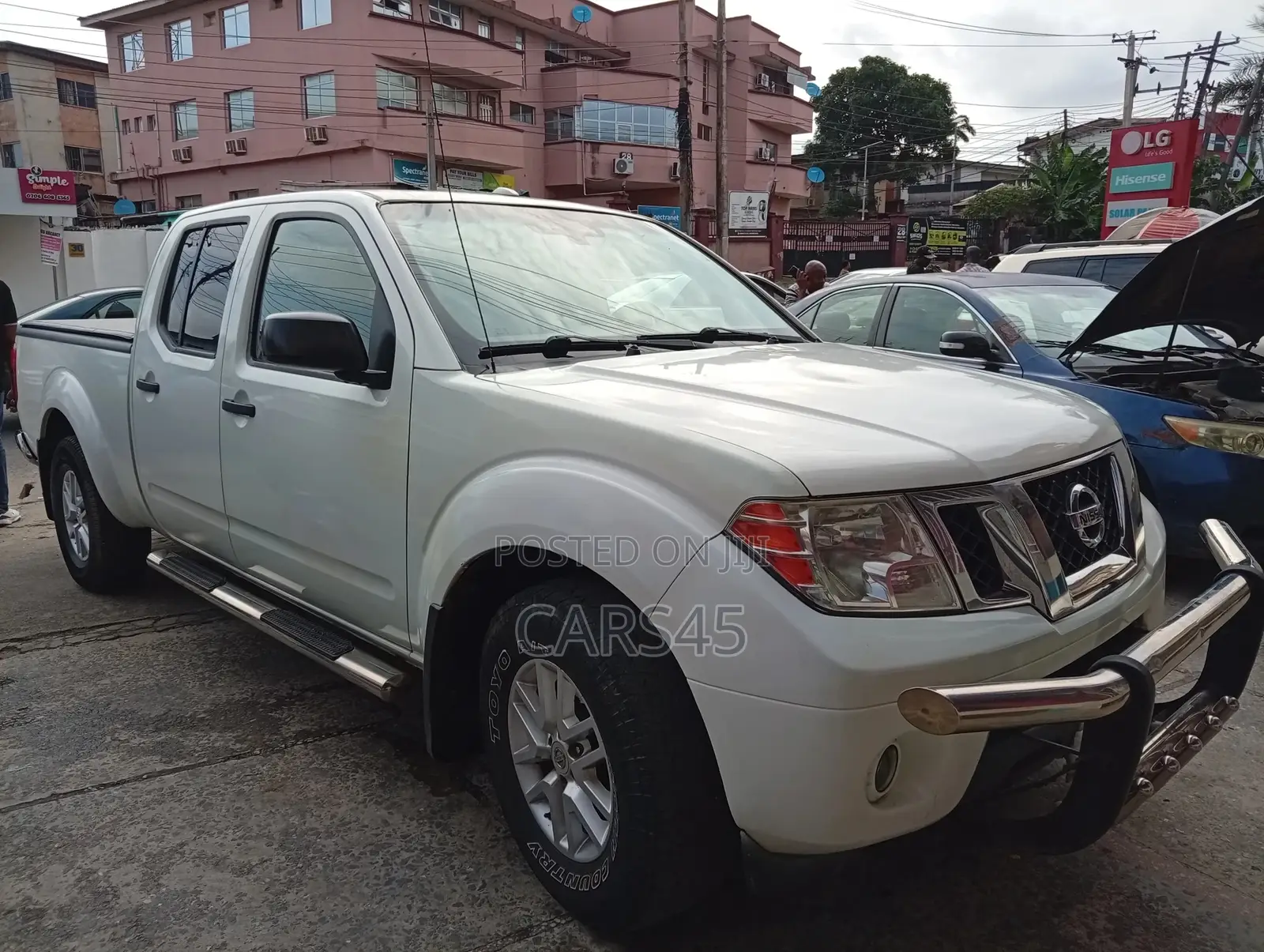Nissan Frontier 2012 White