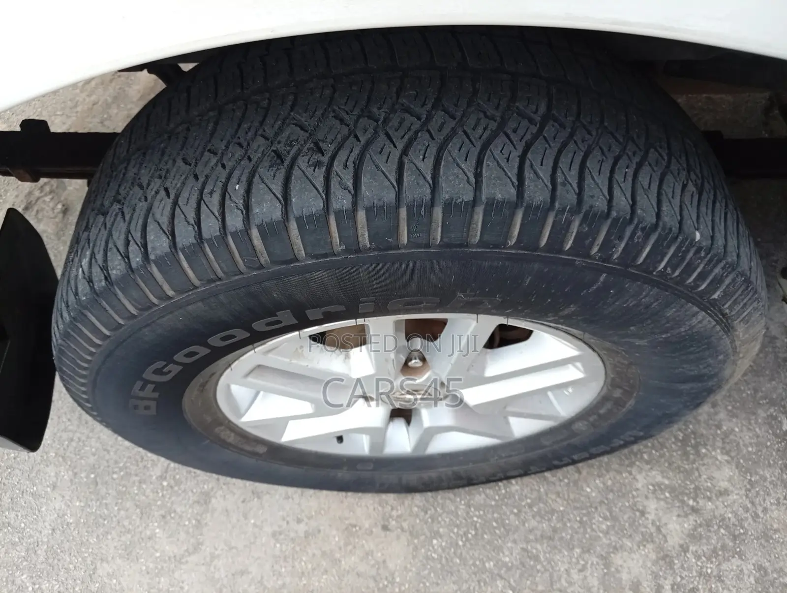 Nissan Frontier 2012 White