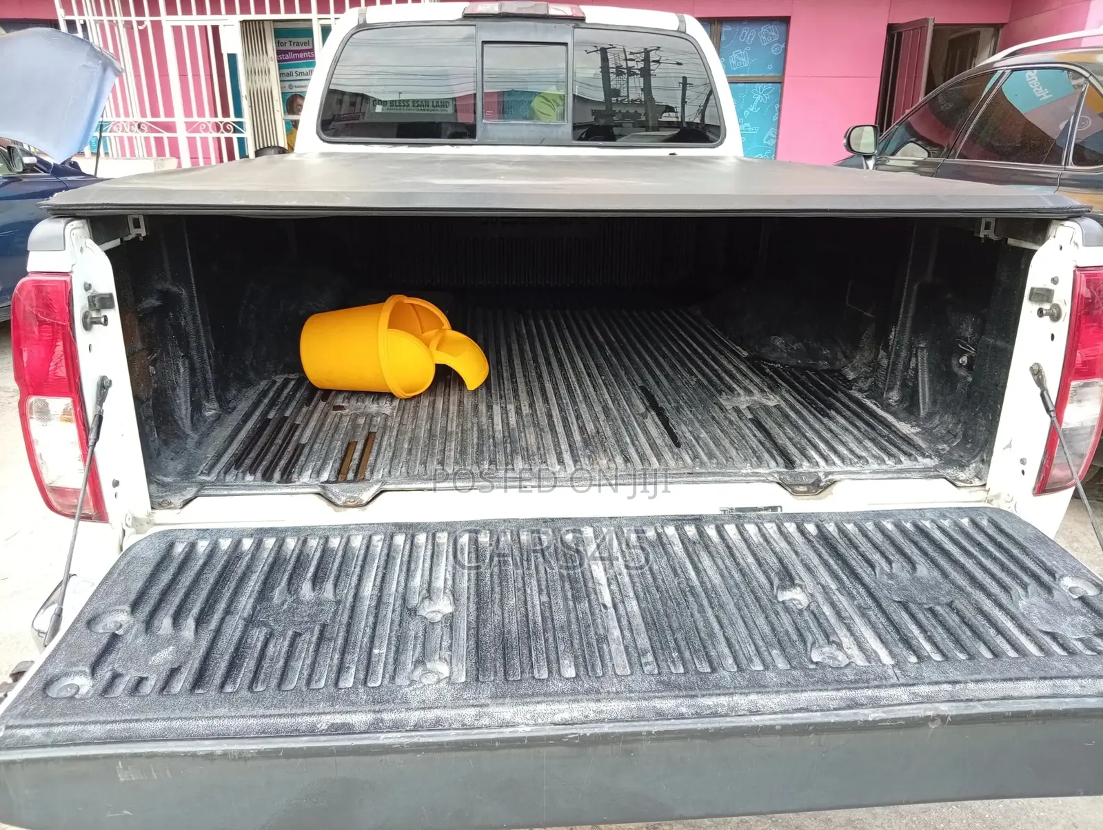 Nissan Frontier 2012 White