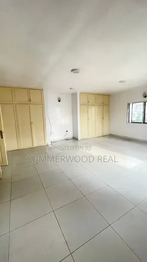4bdrm Apartment in Lekki Phase 1 for rent