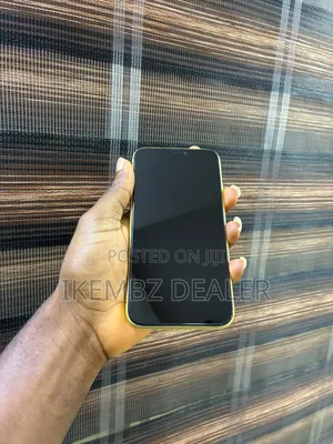Apple iPhone 11 64 GB Yellow