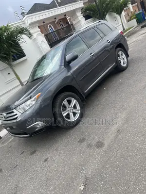 Toyota Highlander Limited 3.5l 4WD 2013 Gray
