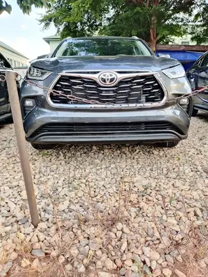 Toyota Highlander XLE AWD 2023 Gray
