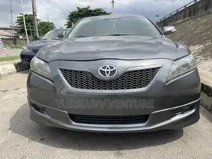 Toyota Camry XLE 4dr Sedan (2.4L 4cyl 5A) 2009 Gray