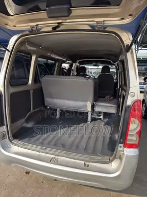 Wuling GL6601 2020 Gold