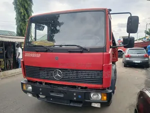 Mercedes 814 Tiper