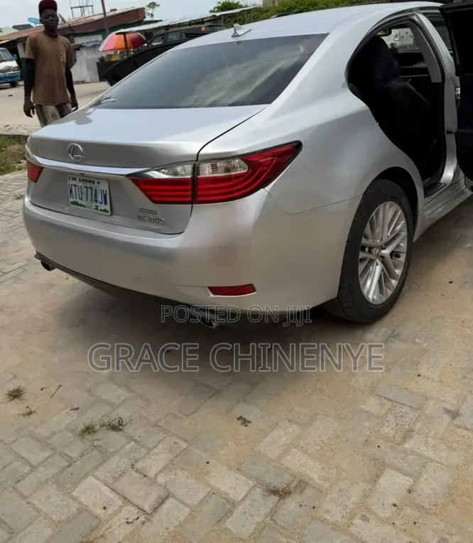 Lexus ES 2013 White