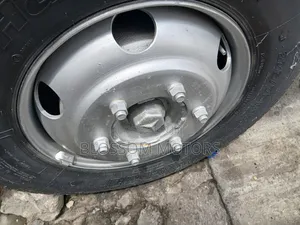 Mercedes 814 White
