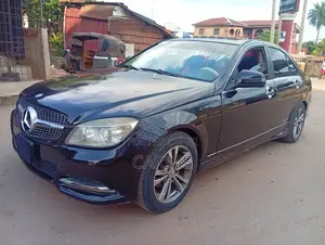 Mercedes-Benz C300 2009 Black