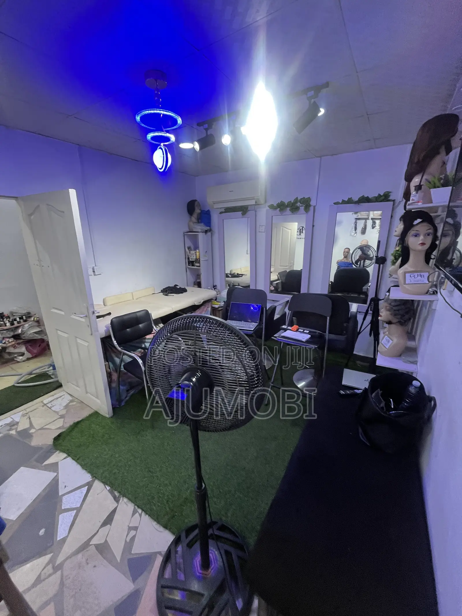 Lashes Bed