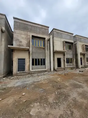 4bdrm Duplex in Lugbe District for sale
