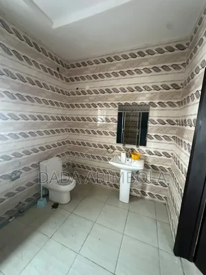 4bdrm Duplex in Orchid Road, Chevron for rent