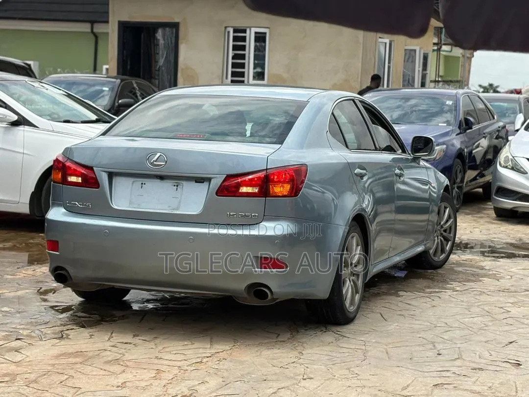 Lexus IS 2012 Blue