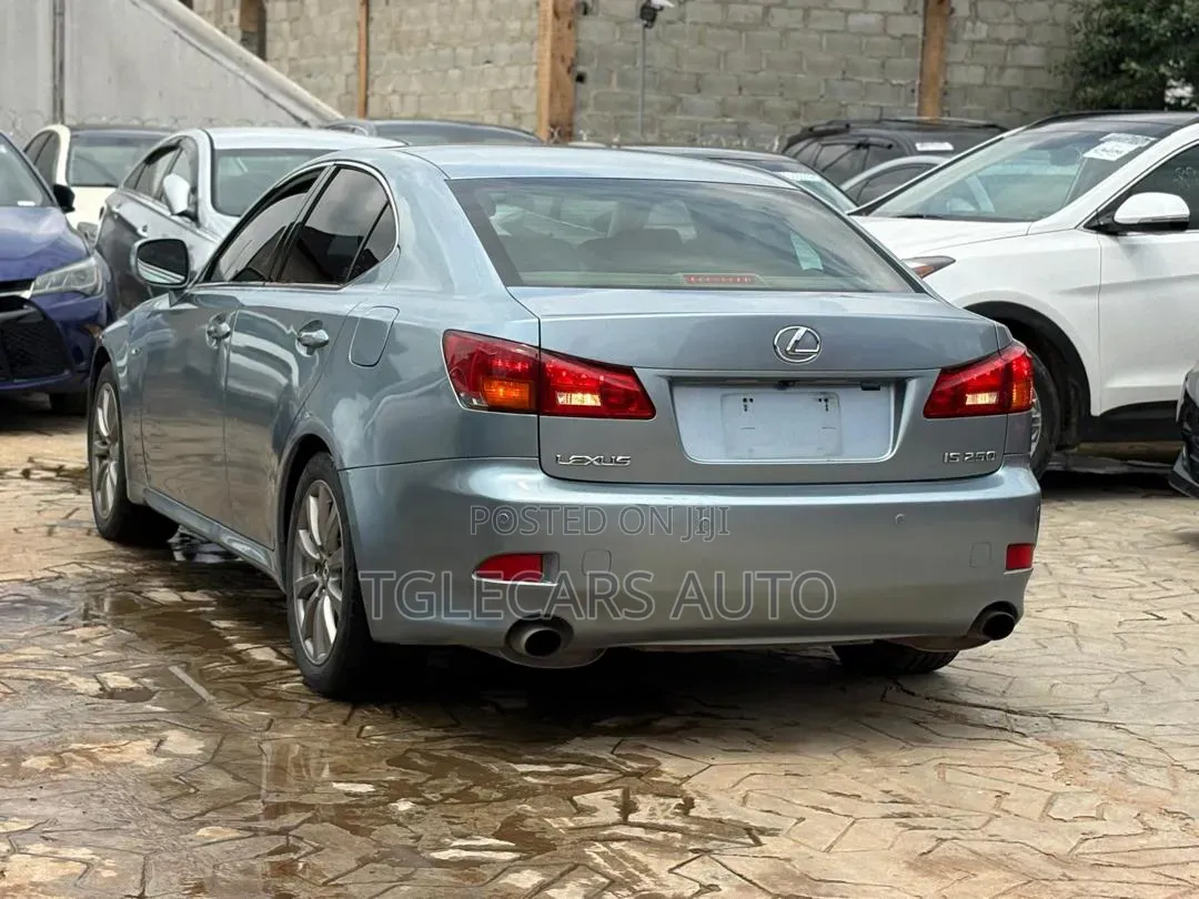 Lexus IS 2012 Blue