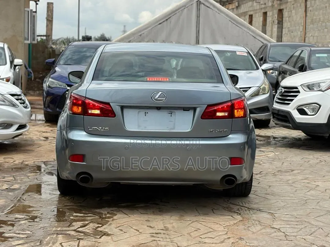 Lexus IS 2012 Blue