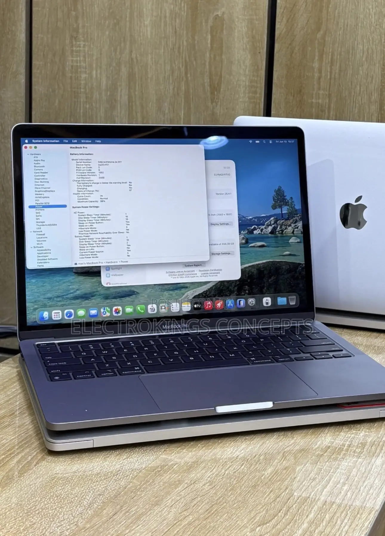 Laptop Apple MacBook Pro 2022 M2 8GB Apple M2 SSD 256GB