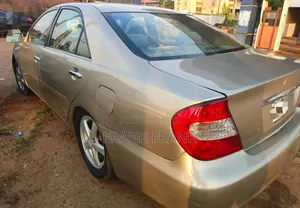 Toyota Camry 2004 Gold