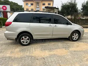Toyota Sienna 2007 Silver