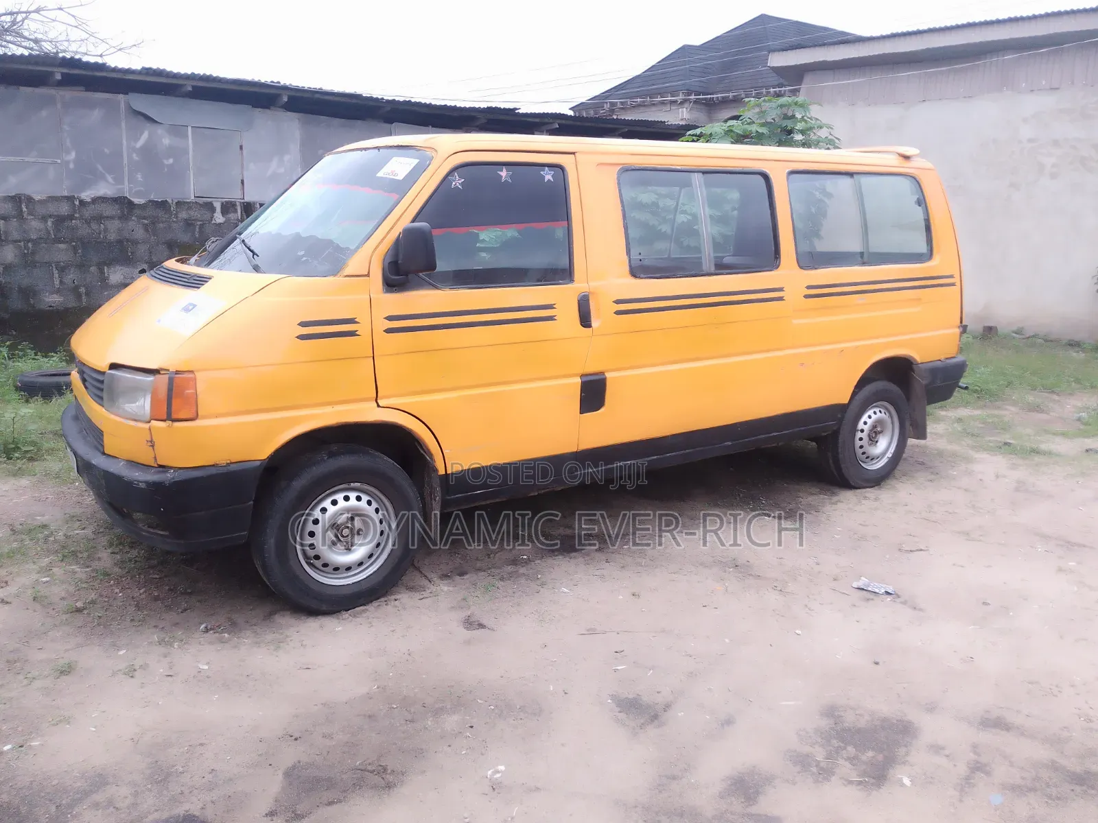 Volkswagen Transporter 2005 Yellow