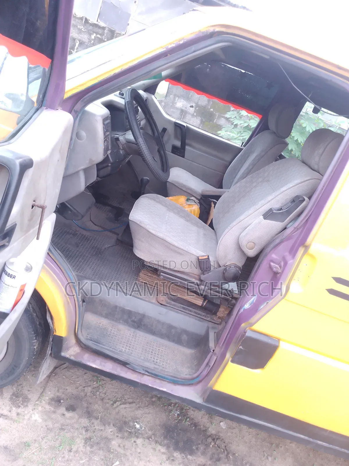 Volkswagen Transporter 2005 Yellow