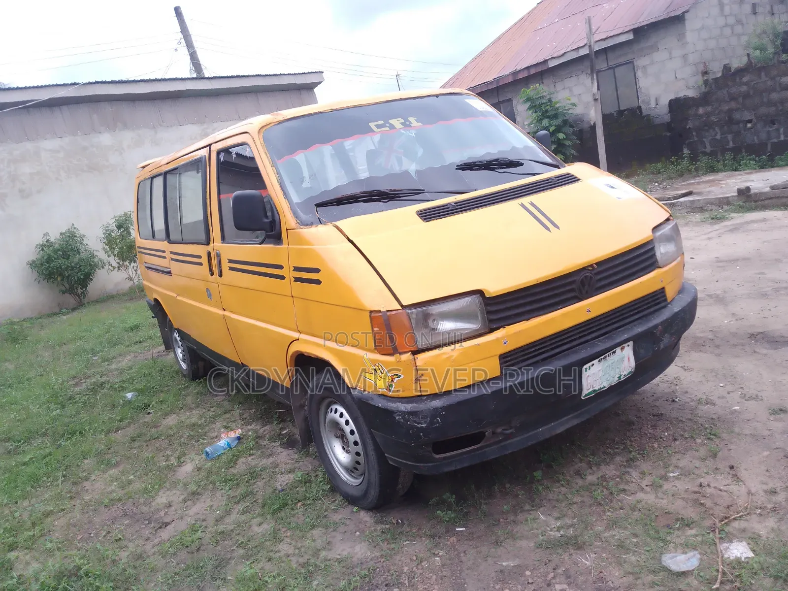 Volkswagen Transporter 2005 Yellow