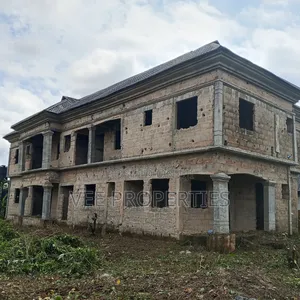 4bdrm Block of Flats in Benin City for sale