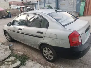 Hyundai Accent 2009 Silver