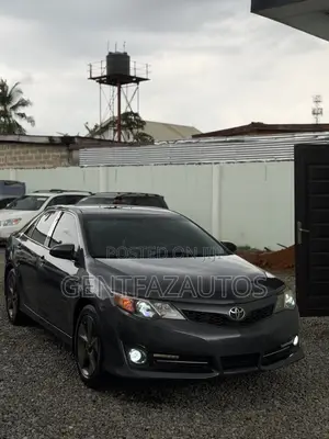 Toyota Camry SE 4dr Sedan (3.5L 6cyl 6A) 2014 Gray